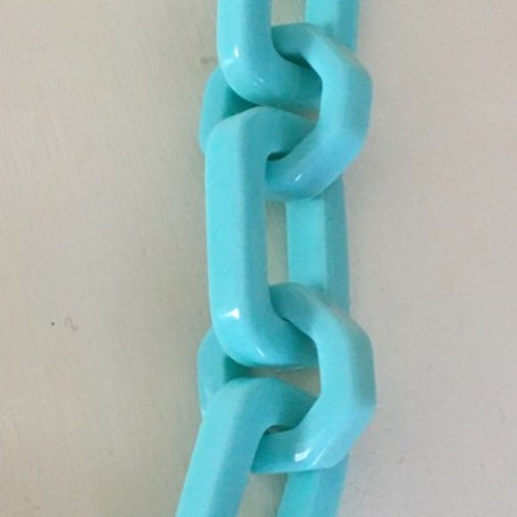 Retro Chunky Aqua Plastic Resin Necklace - Picture 2 of 2